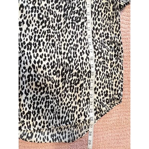 Chelsea & Theodore Leopard White Black Blouse Short Sleeves Scoop Neck Sz M - Picture 3 of 6